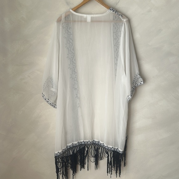 KOY Resort Soft White Beach Cover Up robe - Picture 9 of 9